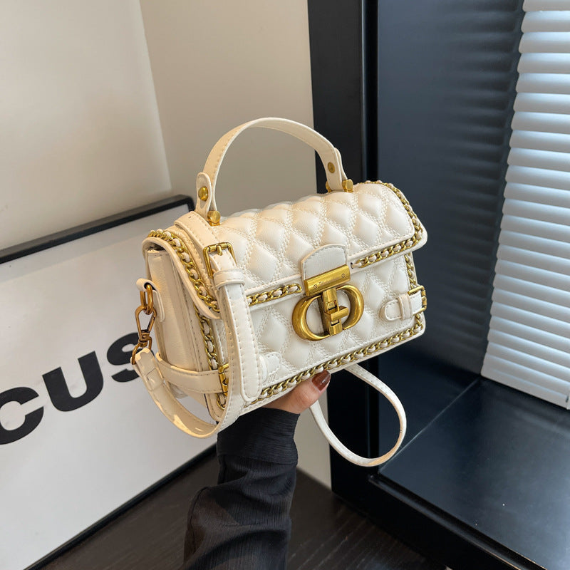 Bagimore Banevanf Kapitone Zincir Detaylı El & Omuz Çantası