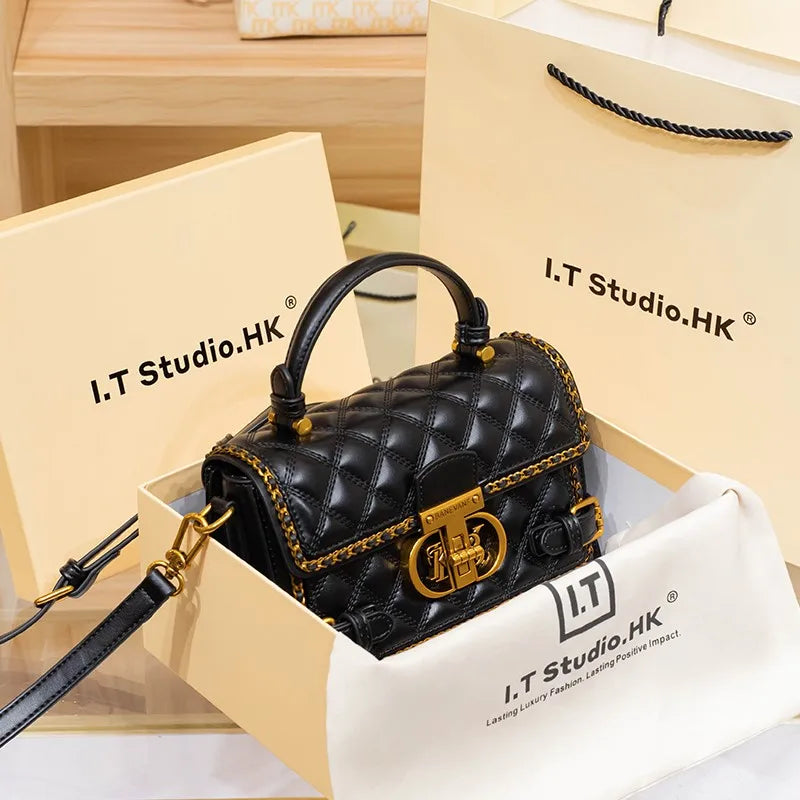 Bagimore Banevanf Kapitone Zincir Detaylı El & Omuz Çantası