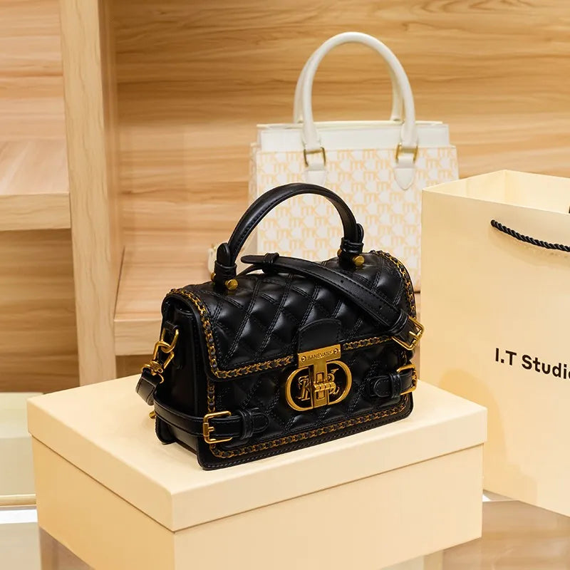 Bagimore Banevanf Kapitone Zincir Detaylı El & Omuz Çantası